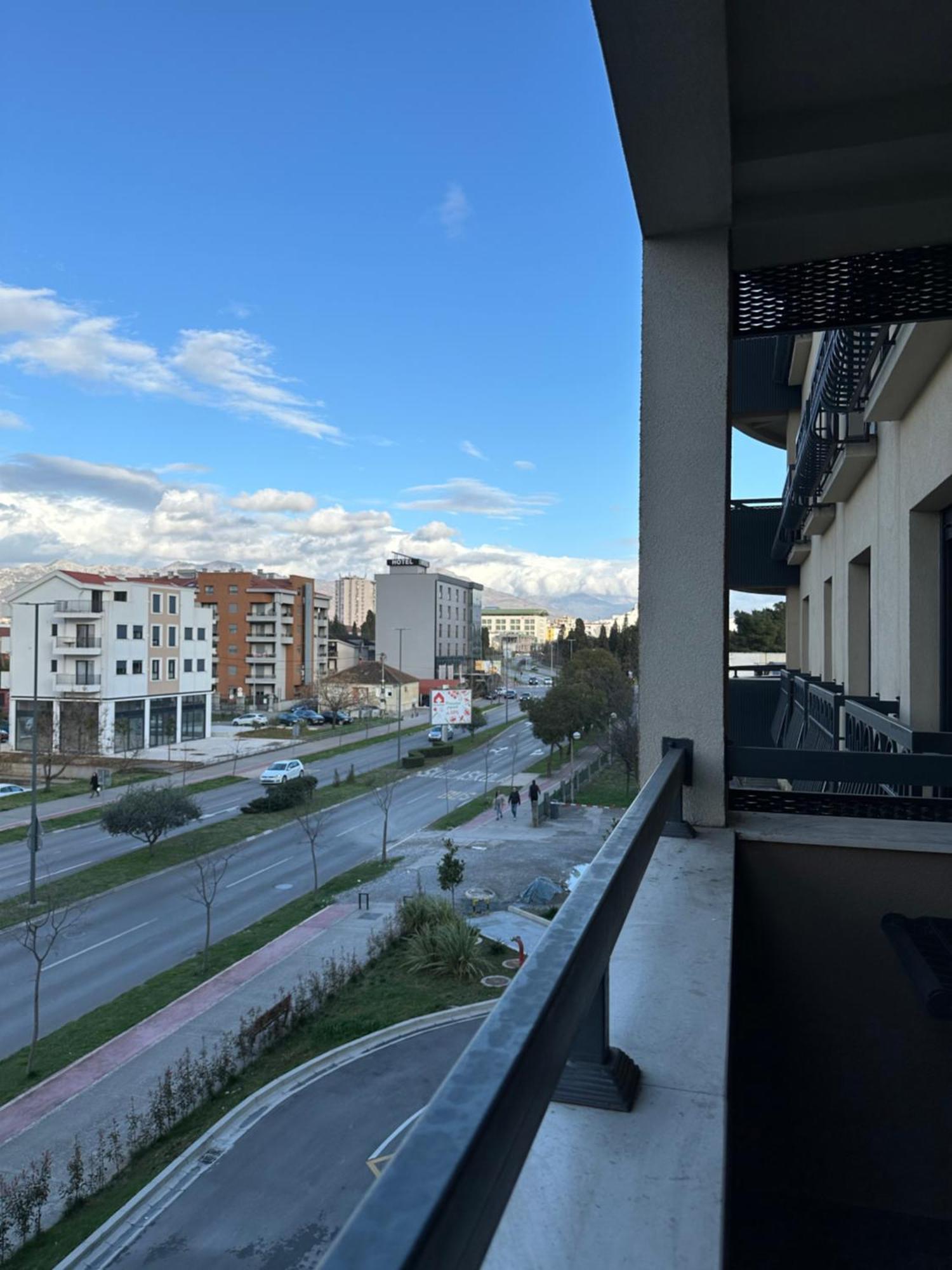 Hill Homes Mal Apartman